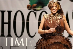 Chocolate fashion show opens the 6th Brussels Chocolate Salon
